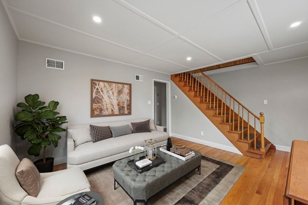 Interior, Living room, Recessed Lighting, Wood Texture Flooring