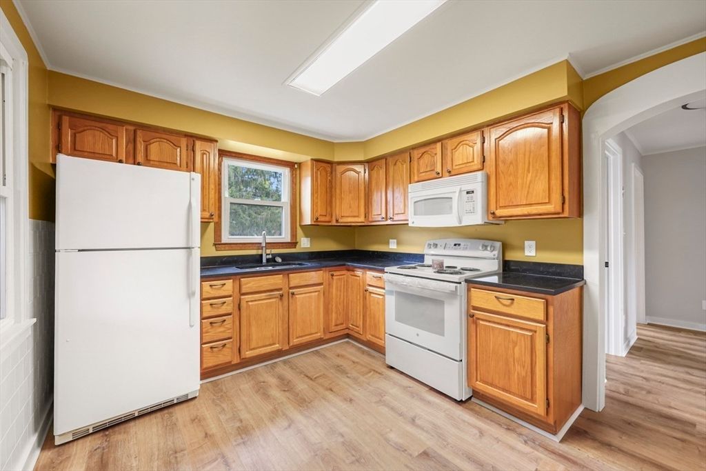 Interior, Kitchen, Wood Texture Flooring