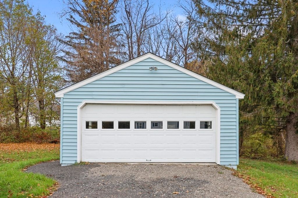 Detached Garage, Exterior