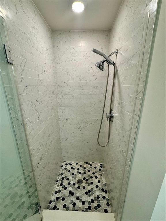 Bathroom, Interior, Marble Walls, Recessed Lighting