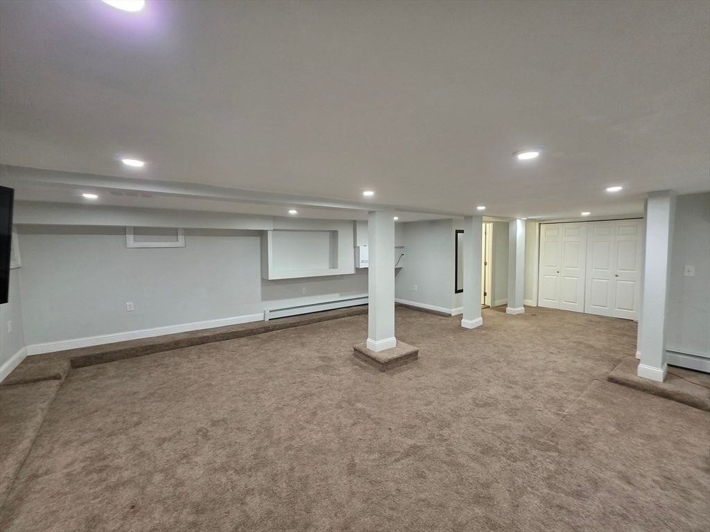 Empty room, Interior, Recessed Lighting