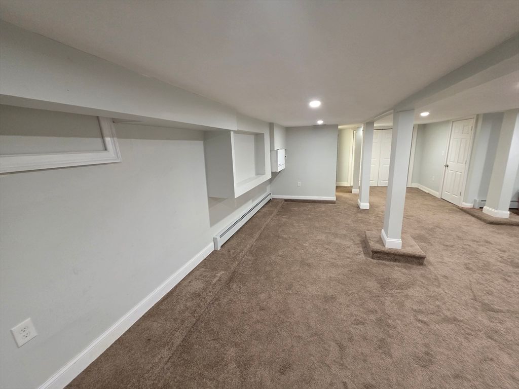Empty room, Interior, Recessed Lighting