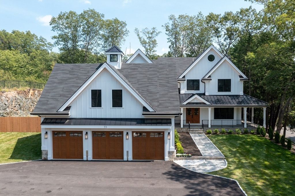 Exterior, Facade, Farmhouse