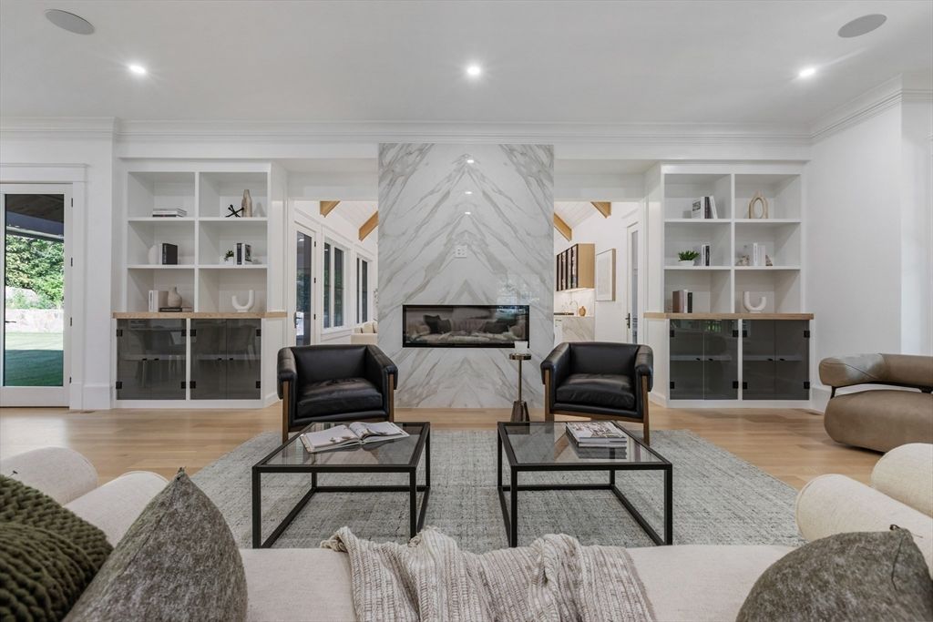 Dining room, Interior, Kitchen, Living room, Pendant Lights, Recessed Lighting, Wood Texture Flooring