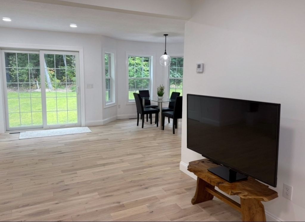 Dining room, Interior, Pendant Lights, Recessed Lighting, Wood Texture Flooring