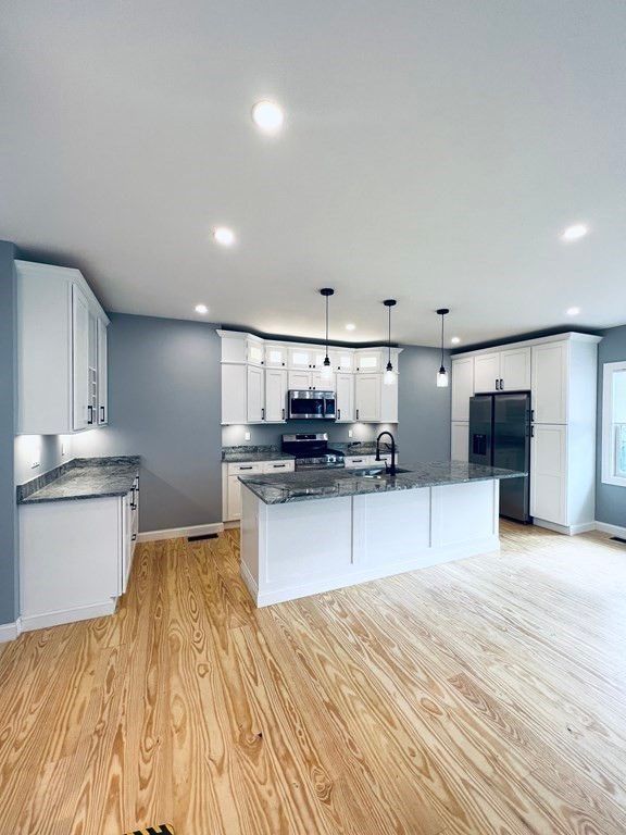 Interior, Kitchen, Pendant Lights, Recessed Lighting, Wood Texture Flooring