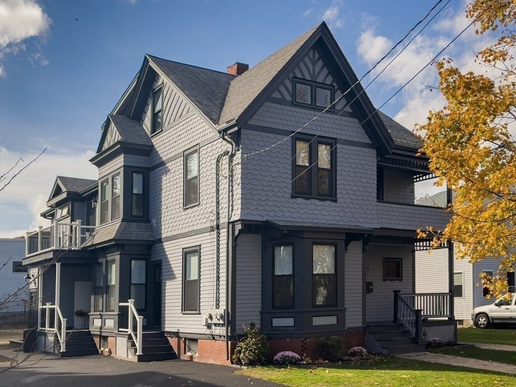 Exterior, Facade, Queen Anne Victorian
