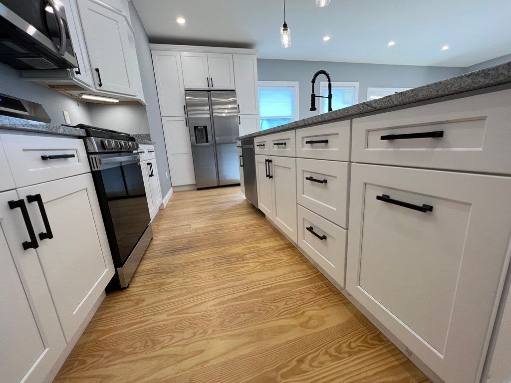 Interior, Kitchen, Pendant Lights, Recessed Lighting, Wood Texture Flooring