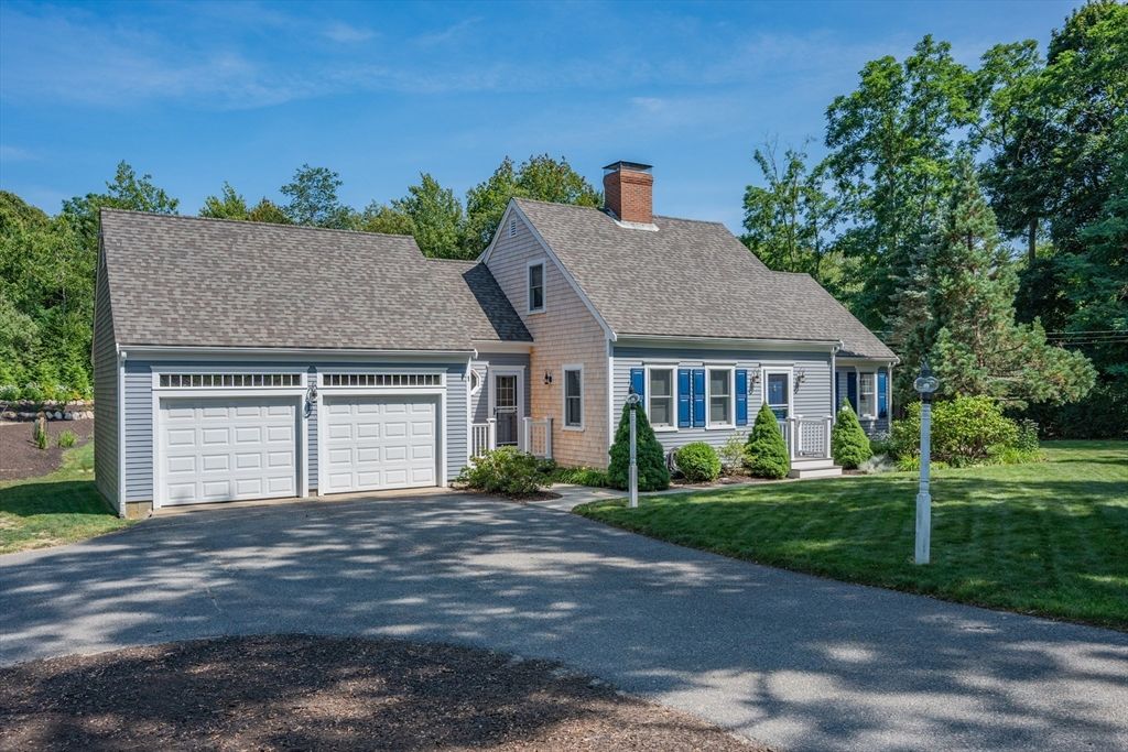 Attached, Exterior, Facade, Brick Facade, Cape Cod