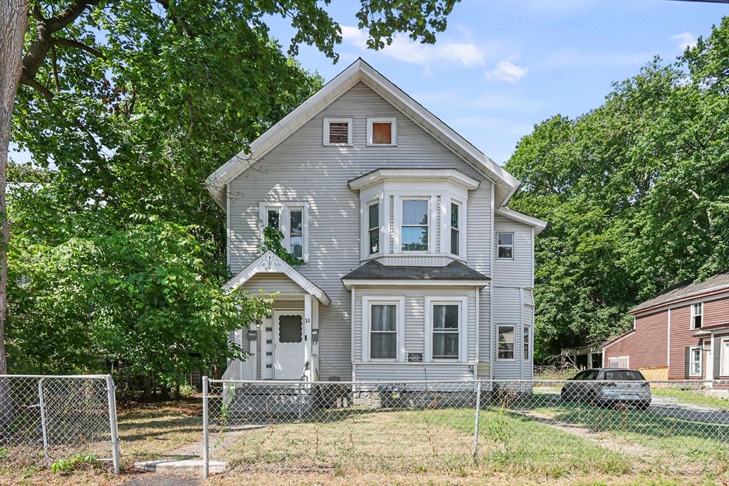 Exterior, Facade, Queen Anne Victorian