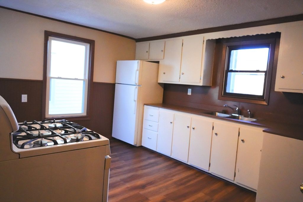 Interior, Kitchen, Wood Texture Flooring