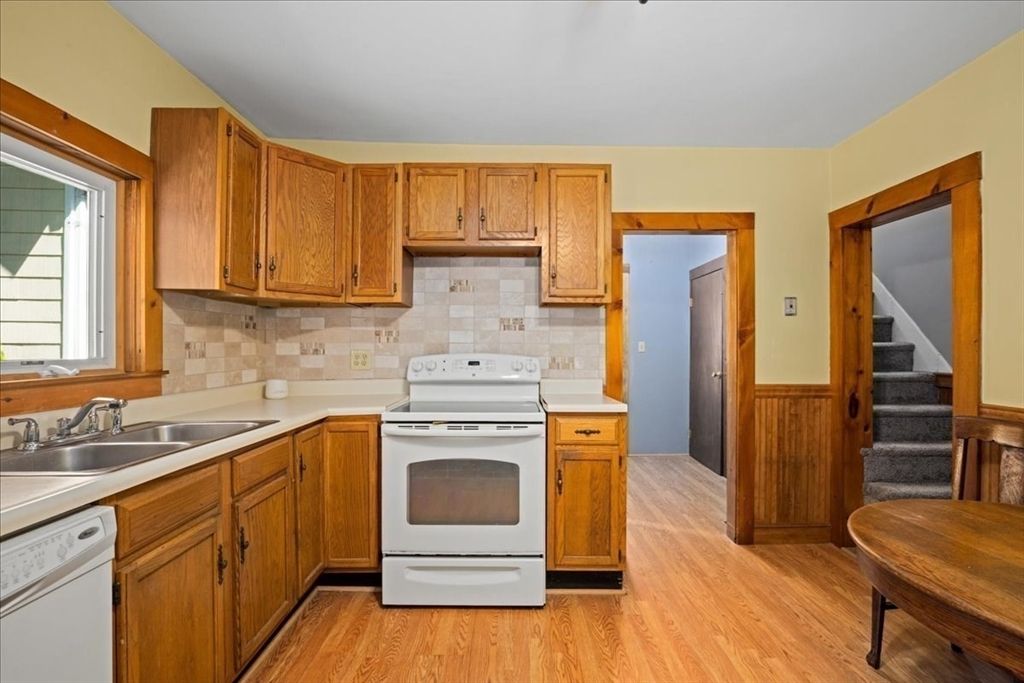 Interior, Kitchen, Wood Texture Flooring