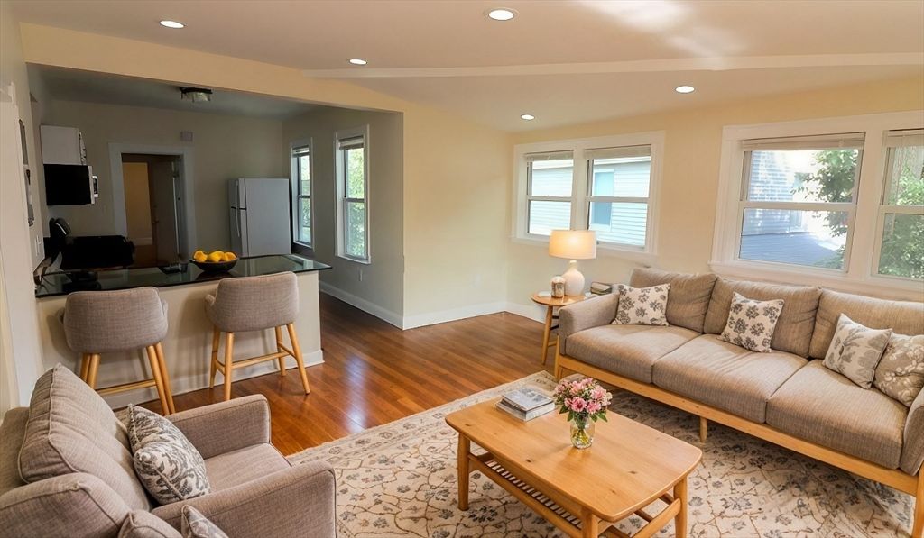 Interior, Living room, Recessed Lighting, Wood Texture Flooring