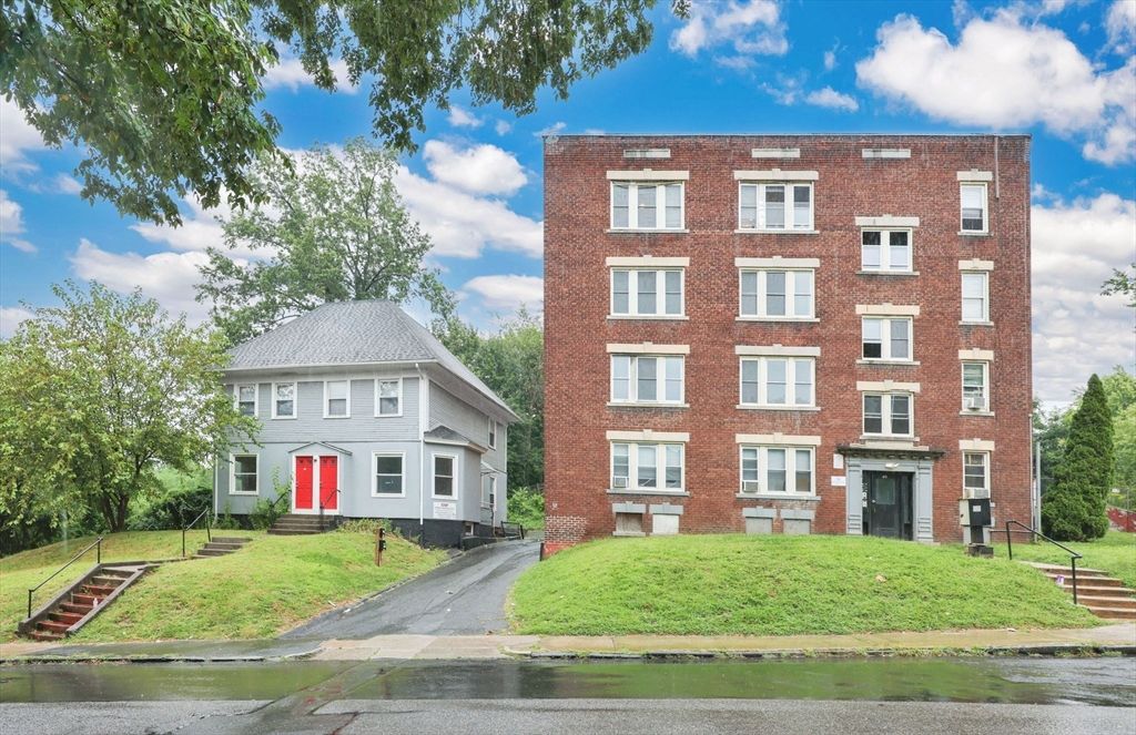 Detached Garage, Exterior, Facade, Brick Facade, Georgian