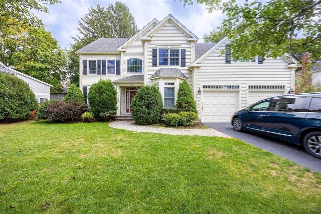 Attached, Exterior, Facade, Farmhouse