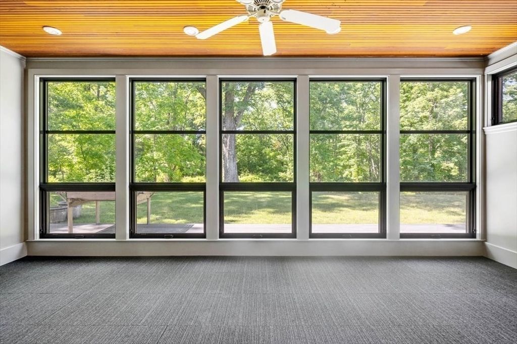 Empty room, Interior, Recessed Lighting, Wooden Ceilings
