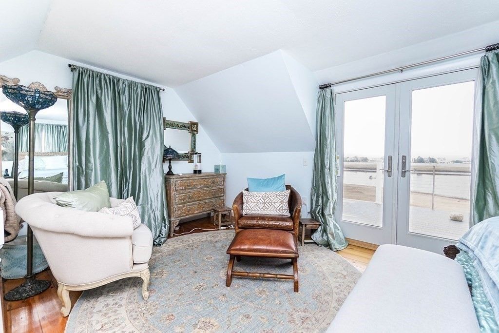 Bedroom, Interior, Water, Wood Texture Flooring