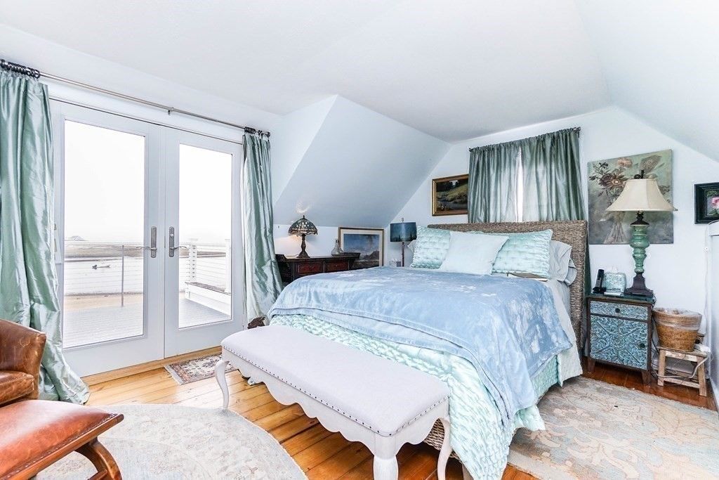 Bedroom, Interior, Water, Wood Texture Flooring