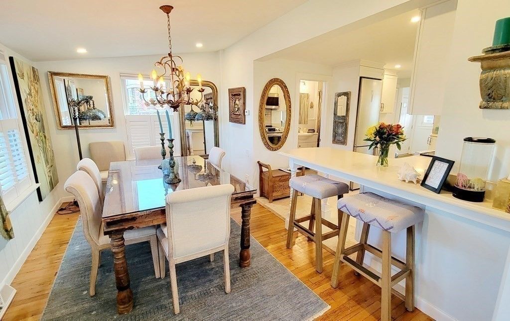 Chandelier, Dining room, Interior, Recessed Lighting, Wood Texture Flooring