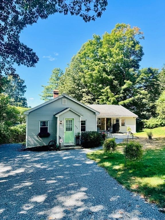 Backyard, Exterior, Facade, Ranch