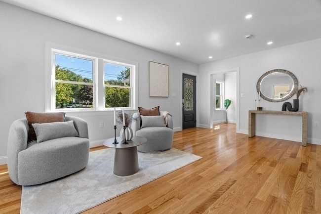 Interior, Living room, Recessed Lighting, Wood Texture Flooring
