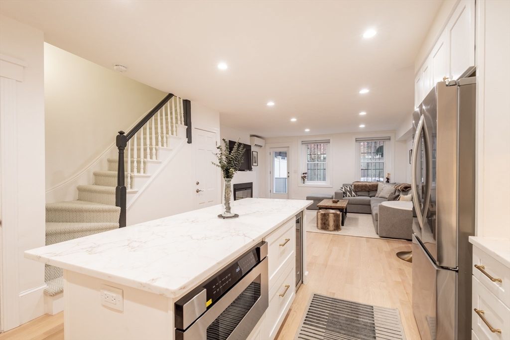 Interior, Kitchen, Living room, Recessed Lighting, Wood Texture Flooring