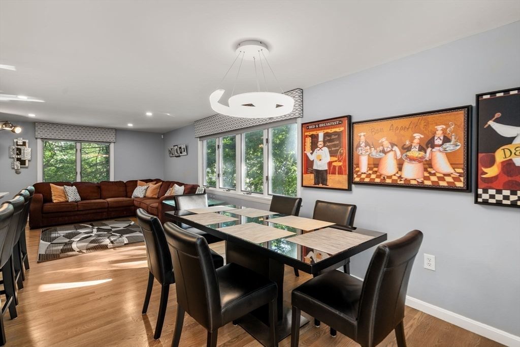 Dining room, Interior, Living room, Pendant Lights, Recessed Lighting, Wood Texture Flooring