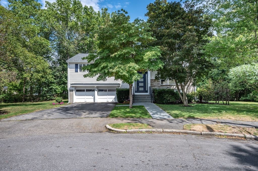 Attached, Exterior, Facade, None