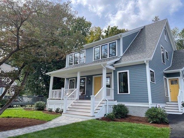 Exterior, Facade, American Foursquare