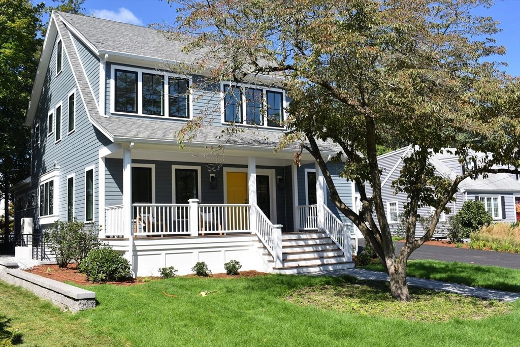 Exterior, Facade, American Foursquare