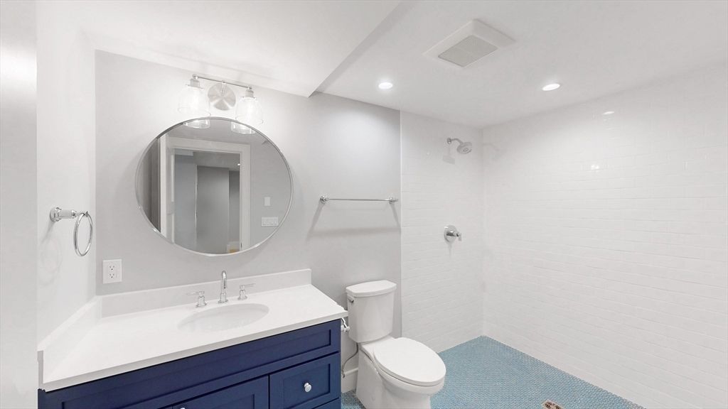 Bathroom, Interior, Recessed Lighting