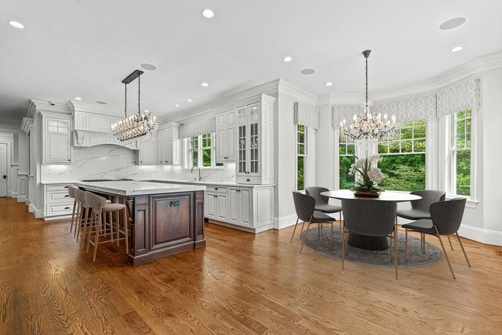 Chandelier, Dining room, Interior, Kitchen, Marble Walls, Recessed Lighting, Wood Texture Flooring