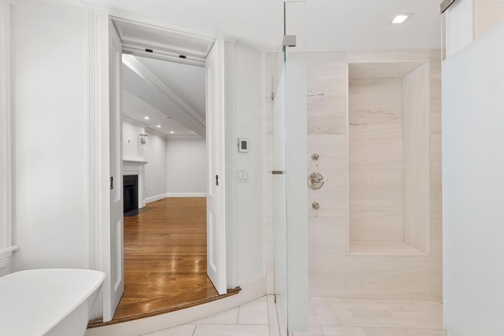 Bathroom, Fireplace, Free Standing Baths, Interior, Recessed Lighting, Wood Texture Flooring