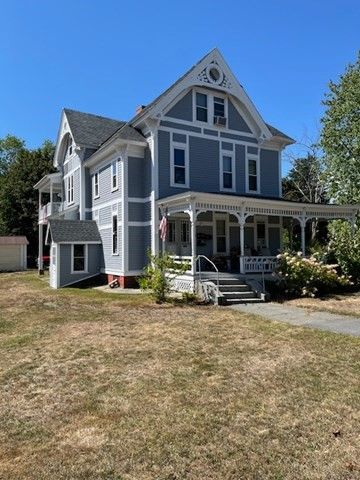 Backyard, Exterior, Facade, Queen Anne Victorian