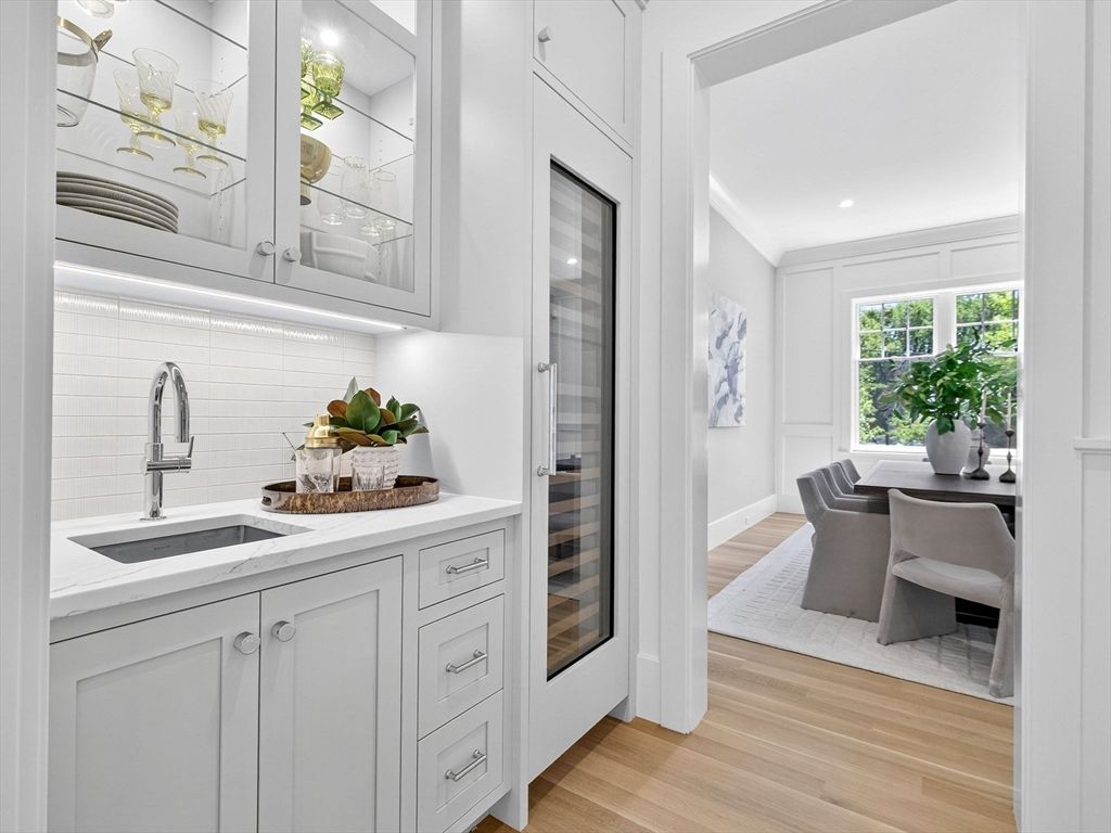 Bathroom, Interior, Recessed Lighting, Wood Texture Flooring