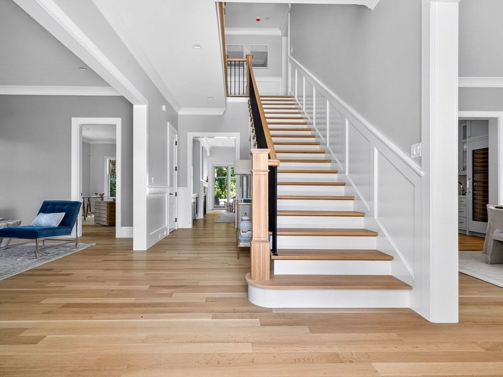 Interior, Recessed Lighting, Wood Texture Flooring