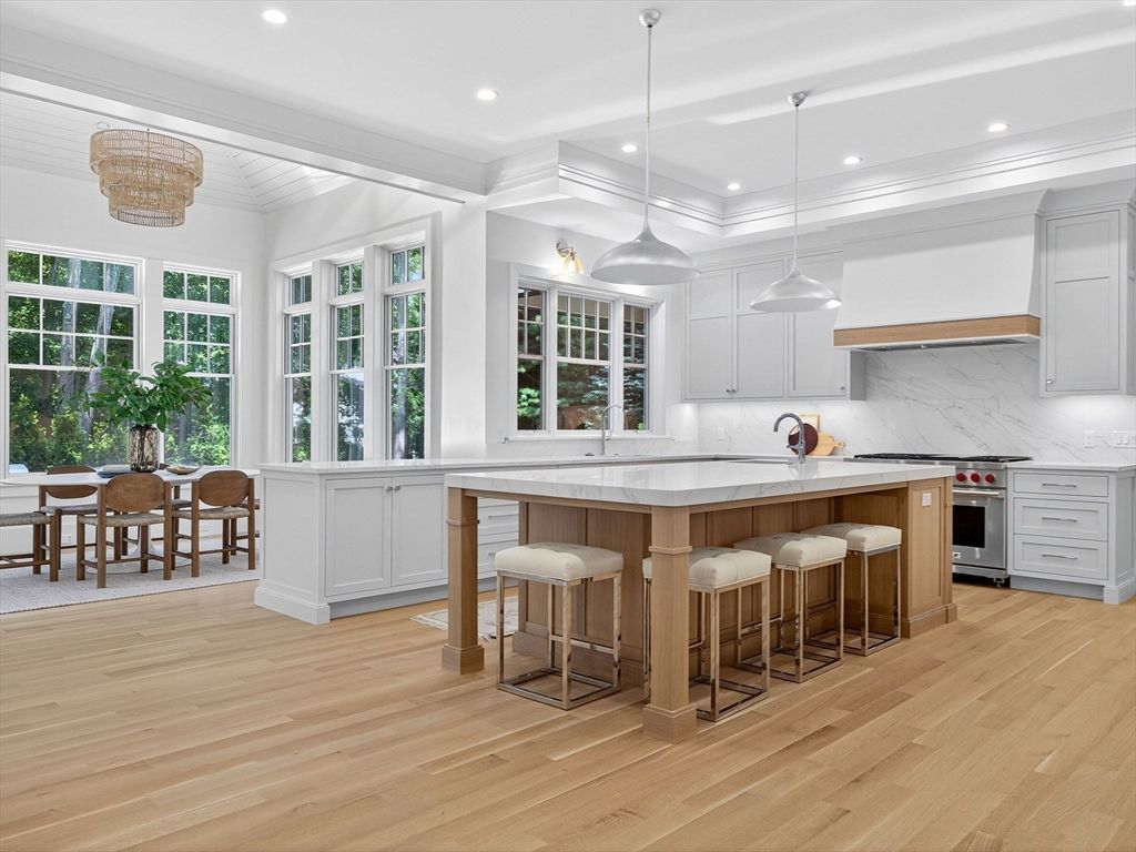 Dining room, Interior, Kitchen, Pendant Lights, Recessed Lighting, Stainless Steel Appliances, Wood Texture Flooring
