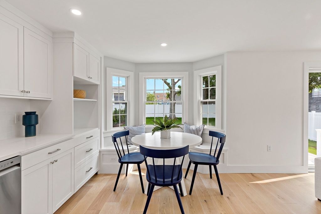 Dining room, Interior, Kitchen, Recessed Lighting, Wood Texture Flooring