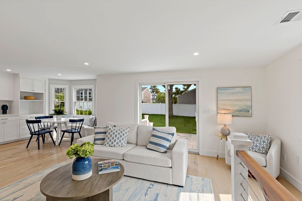 Dining room, Interior, Living room, Recessed Lighting, Wood Texture Flooring