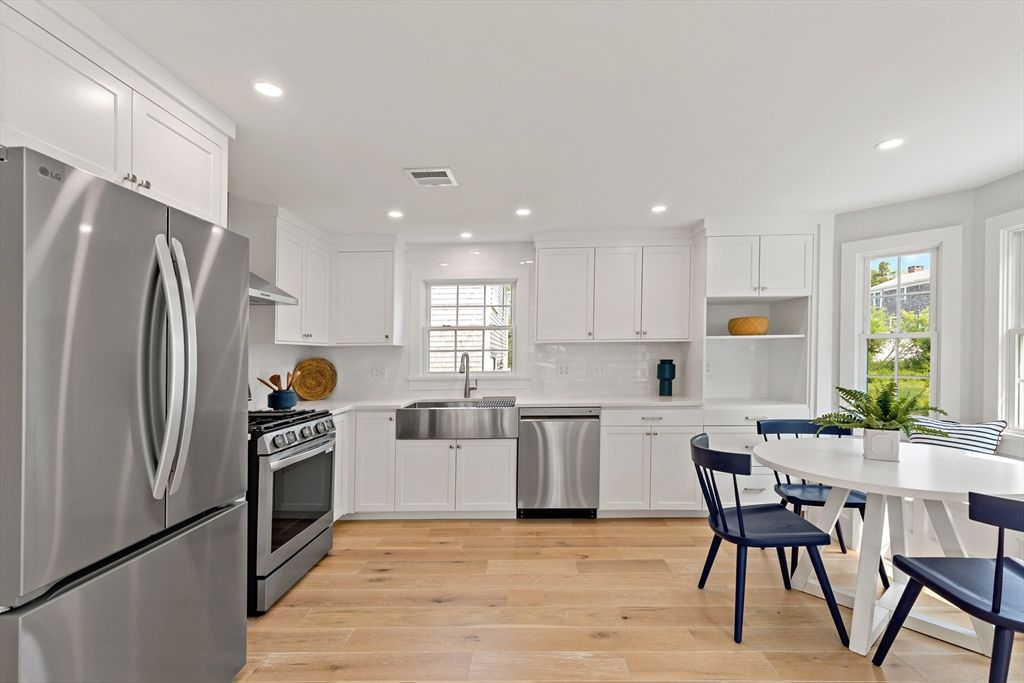 Dining room, Interior, Kitchen, Recessed Lighting, Stainless Steel Appliances, Wood Texture Flooring