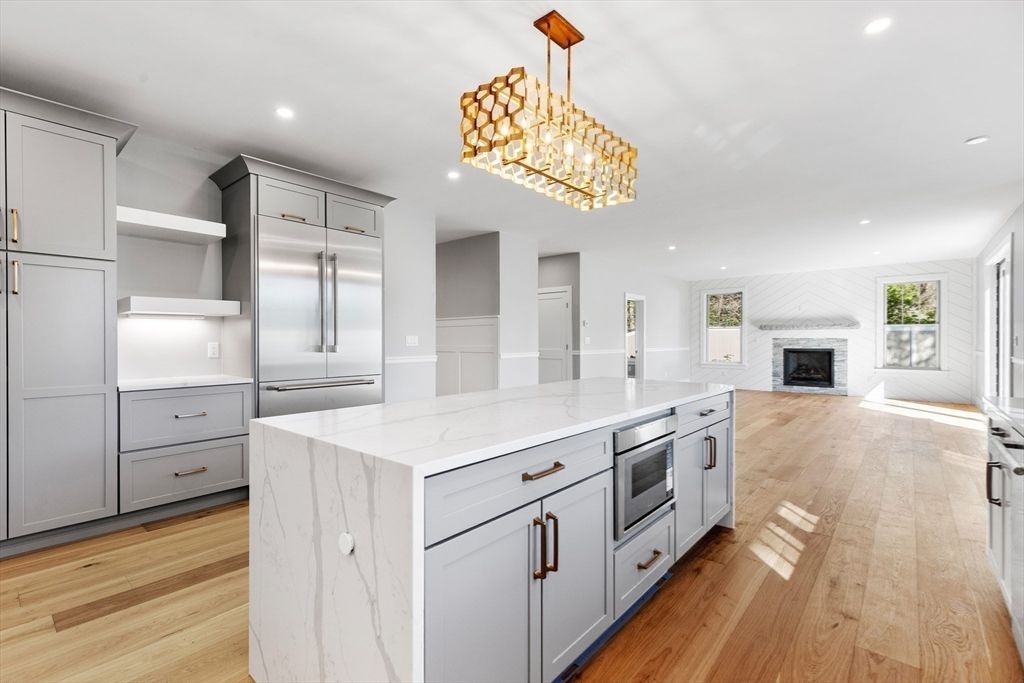 Fireplace, Interior, Kitchen, Pendant Lights, Recessed Lighting, Wood Texture Flooring