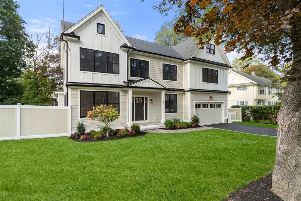 Attached, Exterior, Facade, Farmhouse