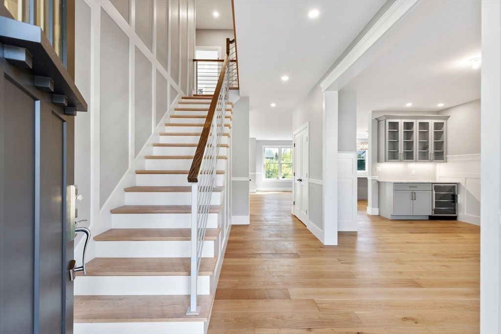 Interior, Recessed Lighting, Wood Texture Flooring