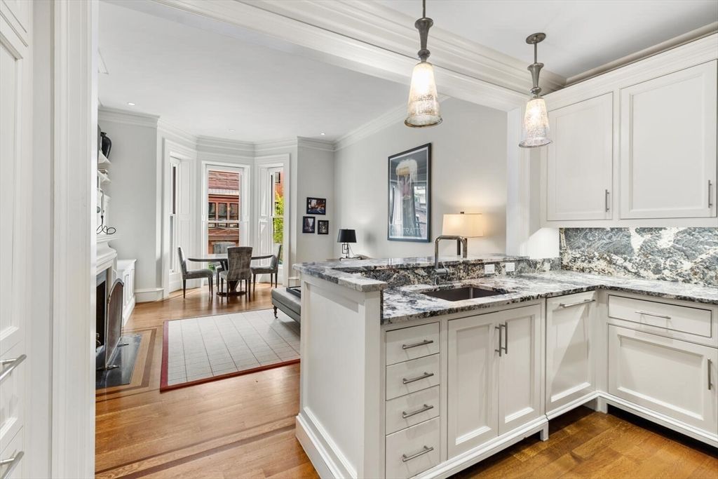 Dining room, Fireplace, Interior, Pendant Lights, Recessed Lighting, Wood Texture Flooring