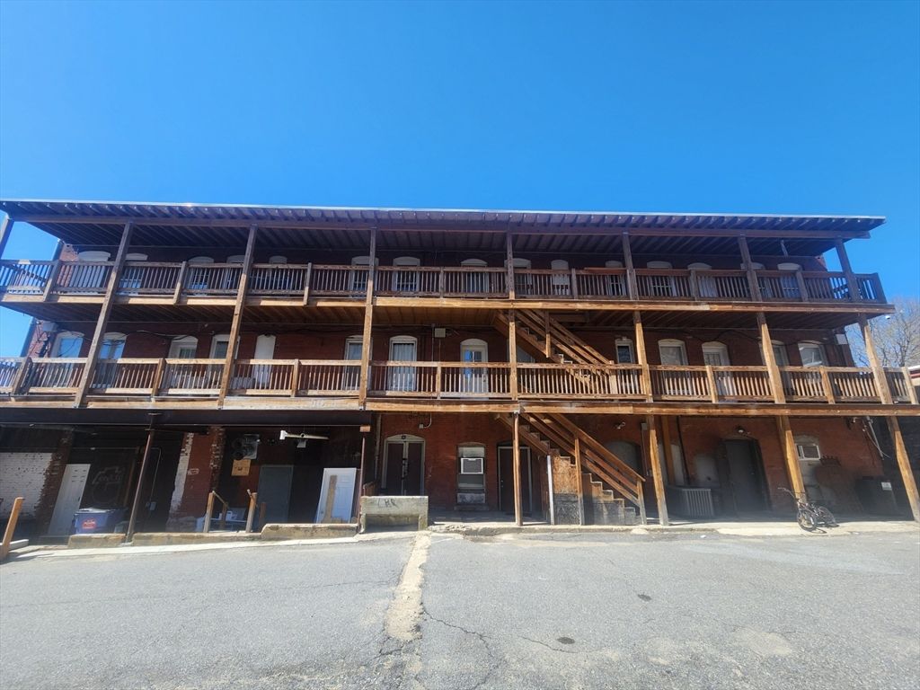 Exterior, Facade, Condo Building