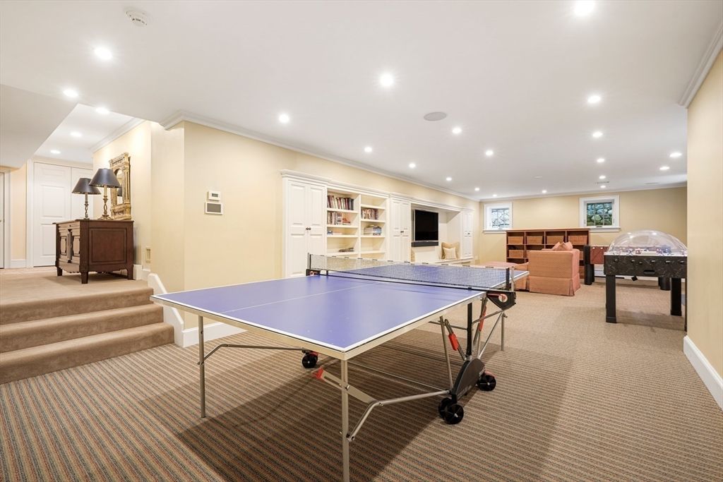 Game Room, Interior, Recessed Lighting
