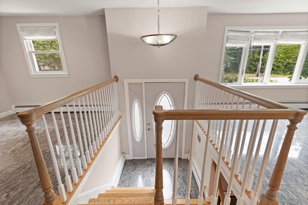 Interior, Pendant Lights, Wood Texture Flooring