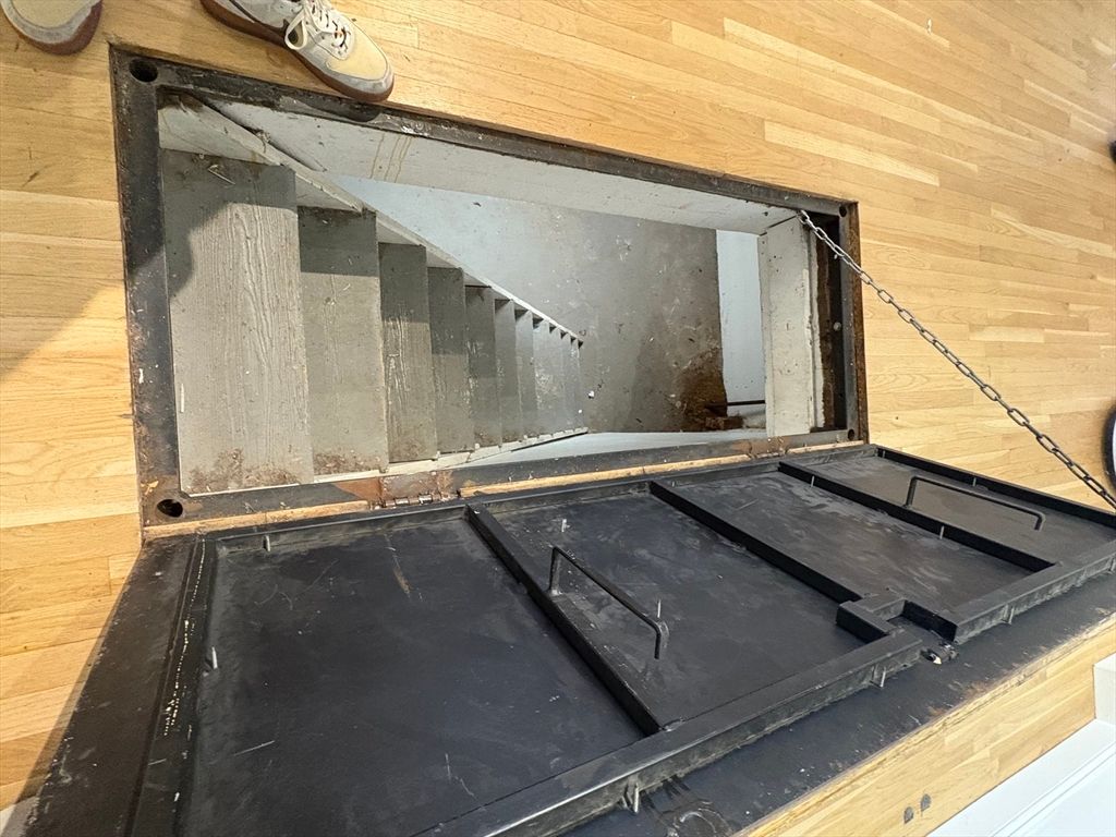 Interior, Wooden Walls