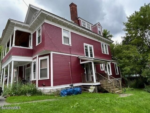 Backyard, Exterior, Facade, American Foursquare