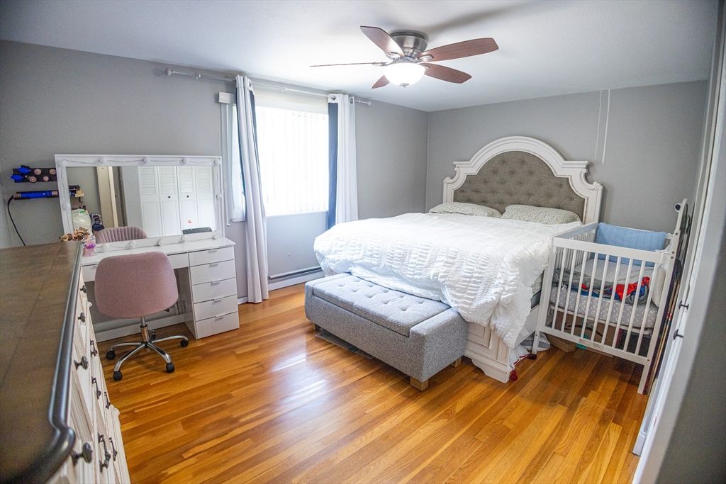 Bedroom, Home Office, Interior, Wood Texture Flooring